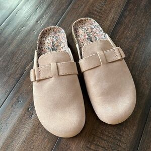 Pinkish Slip-On Clogs